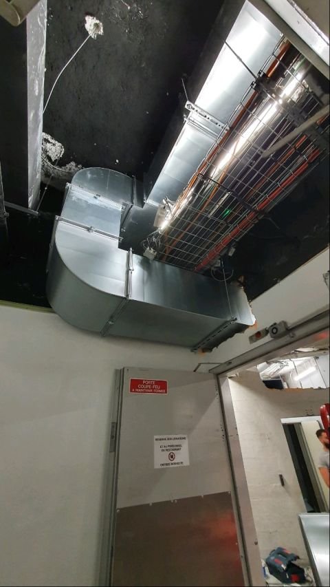 Installation d'un coude de gaine VMC
